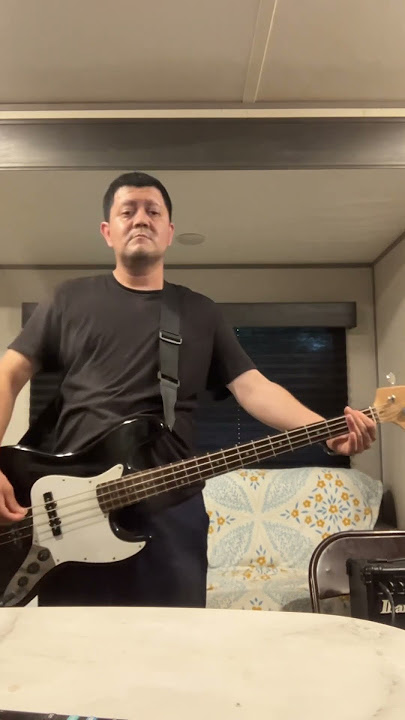 Gus Bass guitar jam session