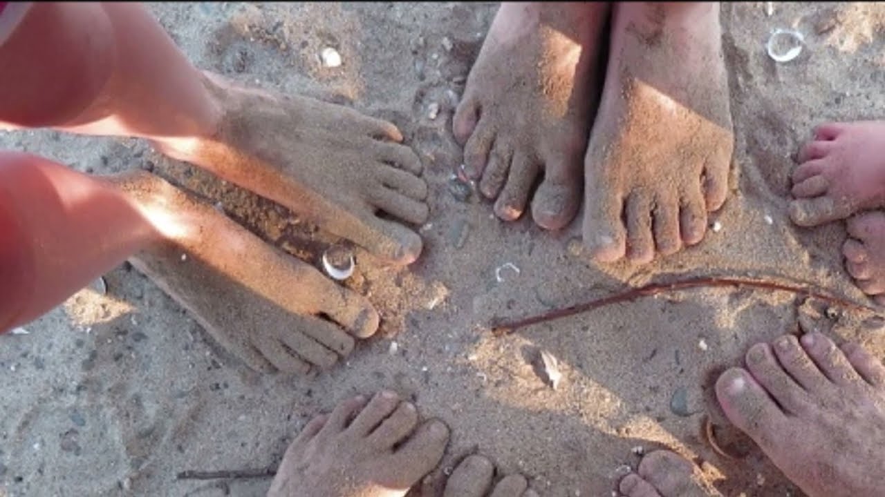 El hombre con los pies mas grandes del mundo YouTube