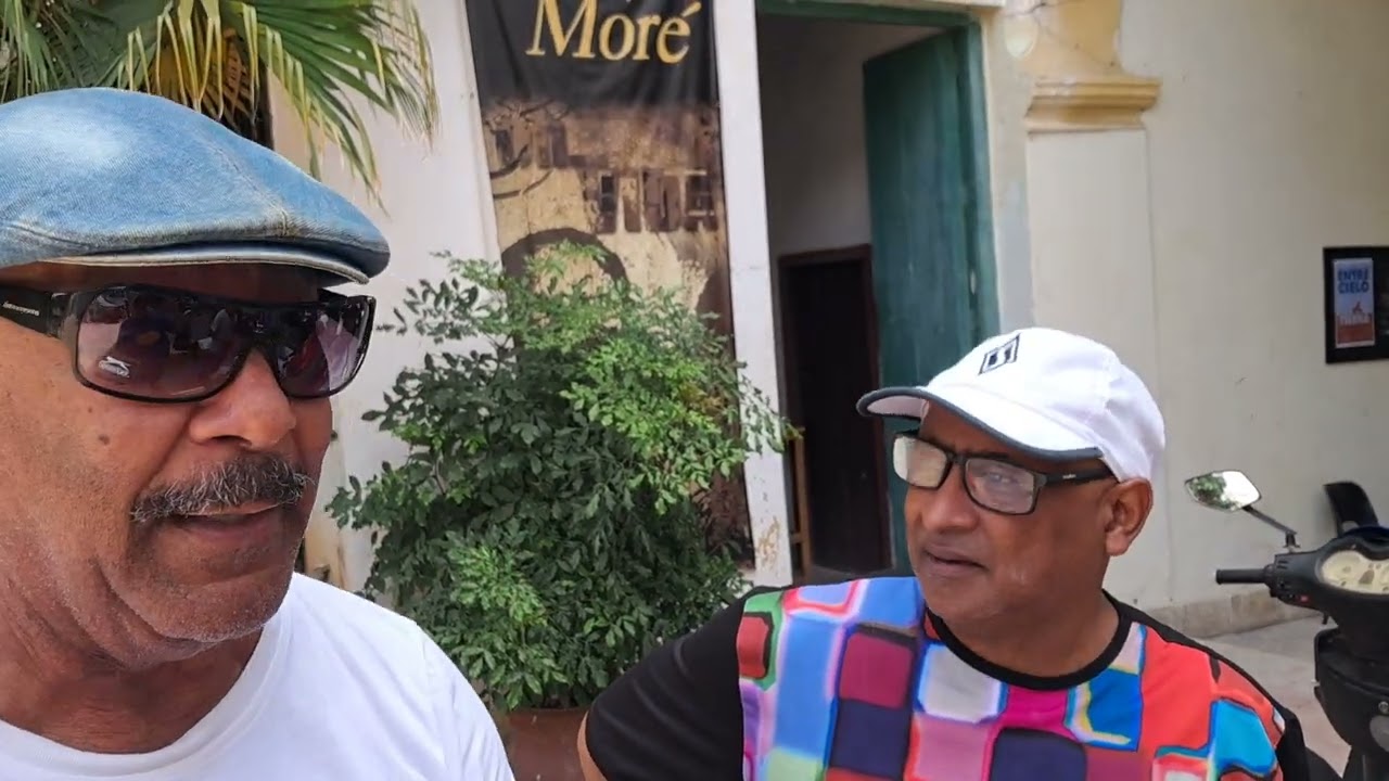 Orquesta Pancho el Bravo / Ensayando en el Patio de la Jungla.   aqui con Chayky de Puerto Rico.