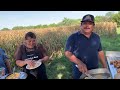 Camarones capeados en el campo