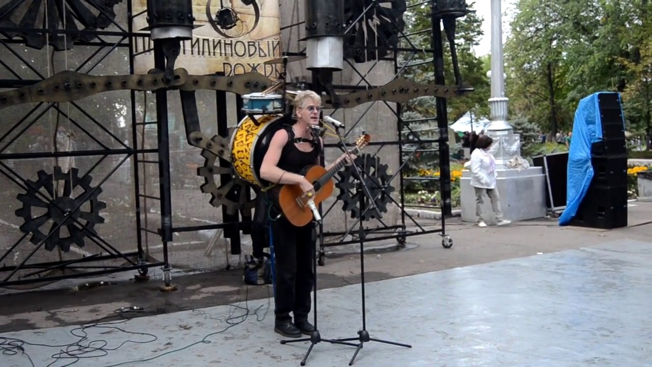 Bernard Snyder One Man Band Человек оркестр