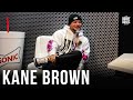 Capture de la vidéo Kane Brown On How His Wife Told Him She's Pregnant & His Crazy Vasectomy Story