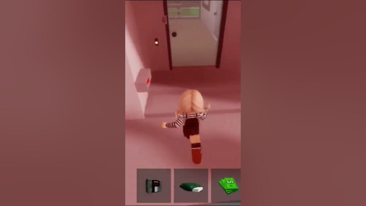 I got banned in brookhaven but still I can go in that house 😱*Must watch*#shorts#roblox