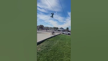 Traxxas jumping Rustler 4x4 VXL