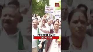 Protest at Jantar Mantar Over Malviya Nagar Fire Case | Delhi Fire | Malviya Nagar Fire
