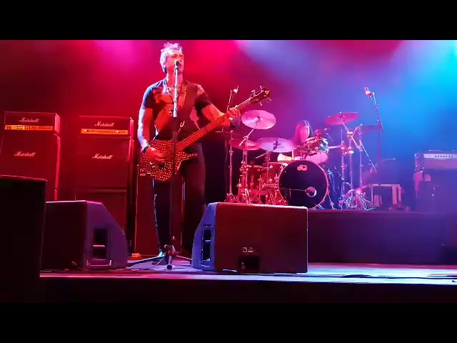 Check this out Gene Simmons Band soundcheck in GasometerVienna