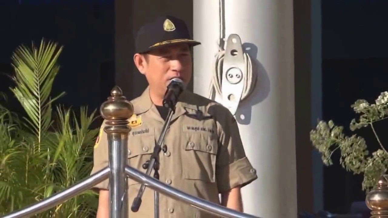 ต้อนรับผู้ว่าราชการจังหวัด (กล่าวให้โอวาทกับนักเรียน)