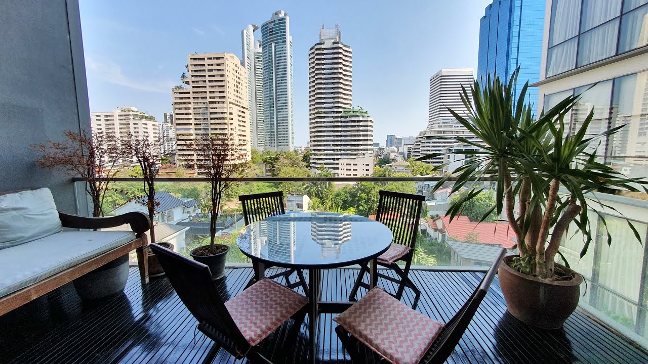 Domus Bangkok 2 bedroom plus home office apartment for rent near Asoke BTS 100,000 THB monthly