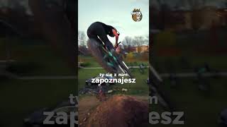 Pierwszy na świecie podwójny backflip na rowerze MTB