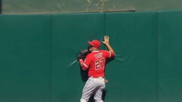 Trout makes a huge catch to end the game