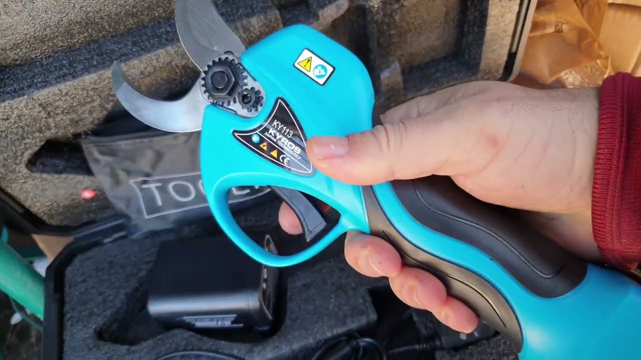 ky113 unpacking ψαλίδι κλαδεματος με 2 μπαταρίες και προέκταση
