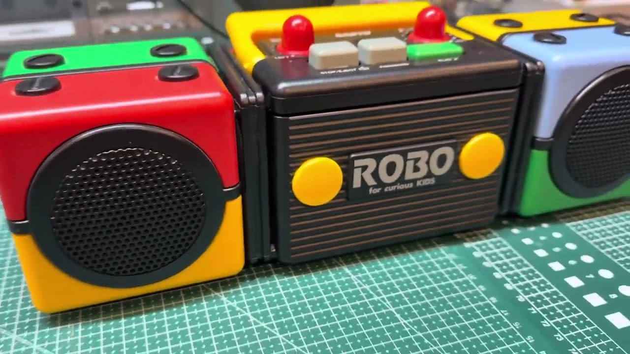 ポータブルプレーヤー SANYO ROBO-01 Sanyo ROBO-01 - YouTube
