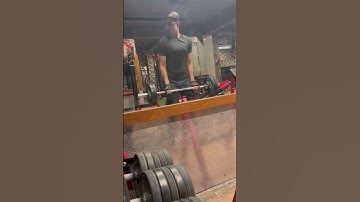 Bicep curl fail #biceps #bicepcurl #workout #gym #fail #shorts #viral #arnold #cbum #fails #memes