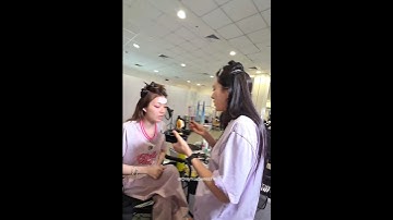 Ofcourse Ling came over to Orm’s side to feed her 😭😭😭😭 they’re so girlfriend coded😭😭#lingorm