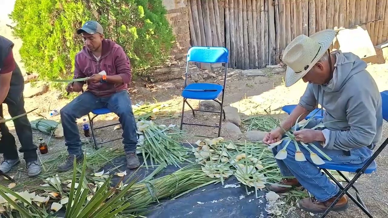 ASI SE HACE LA FLOR DE CUCHARILLA PARA ADORNO