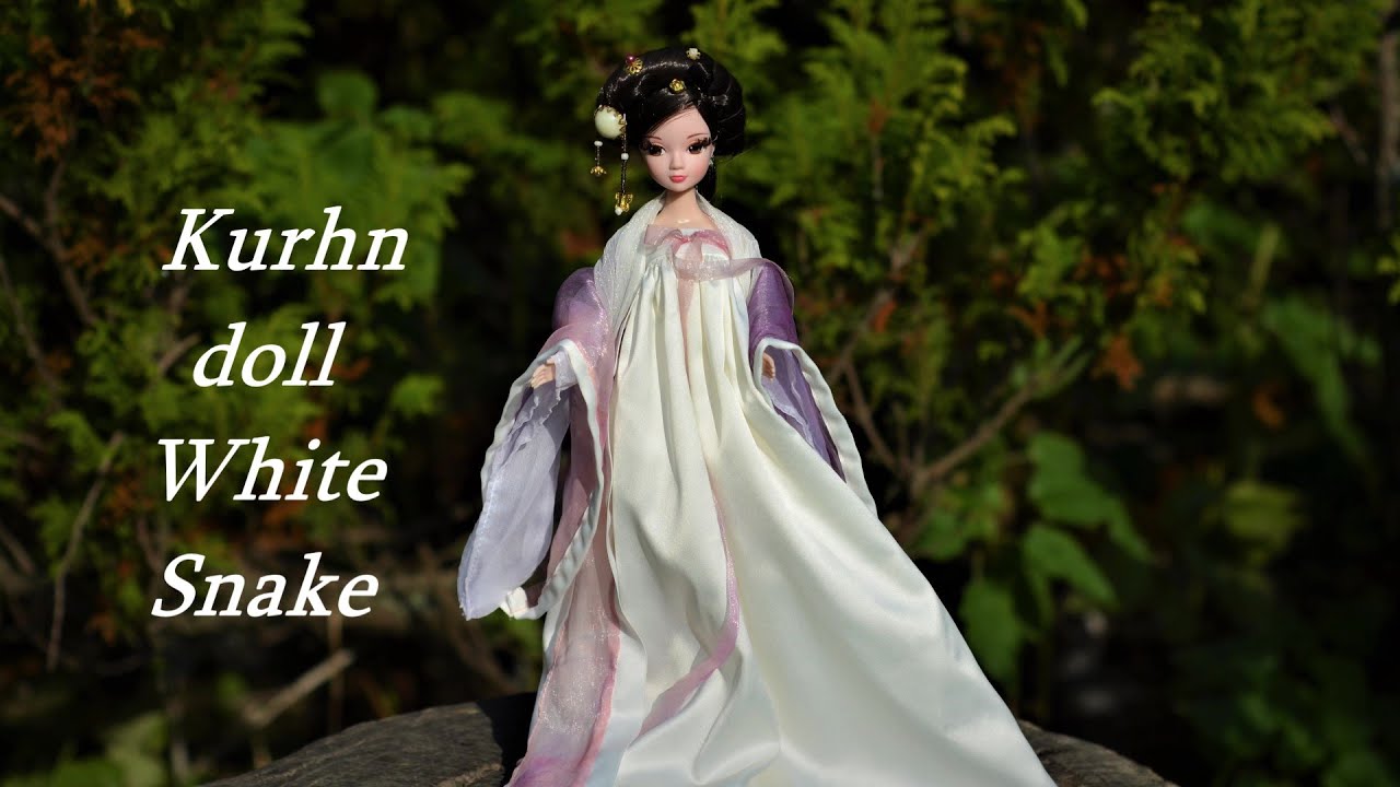 Kurhn doll White Snake