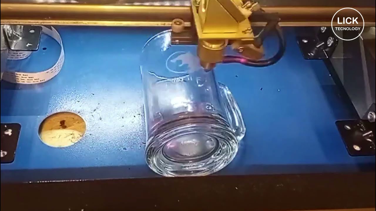 Grabado en vidrio con una máquina láser - YouTube