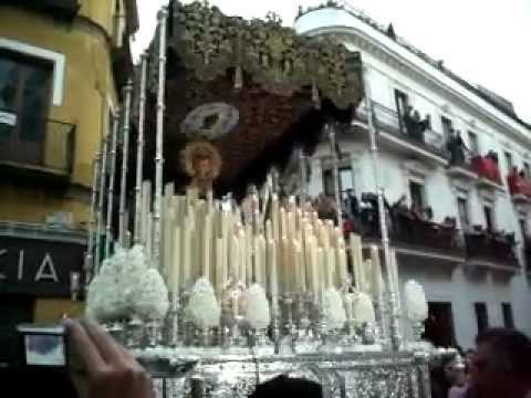 Semana Santa Sevilla 2010: Los Javieres (Palio) por la Cuesta El Bacalao