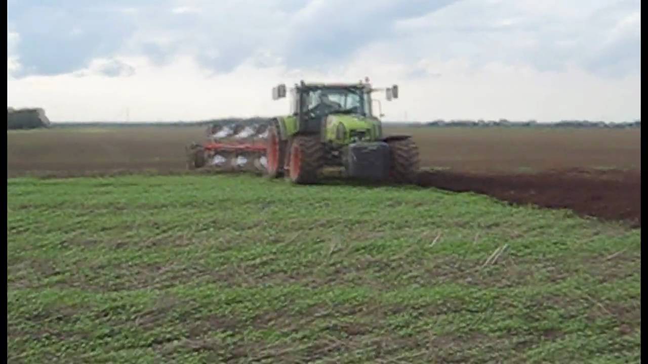 claas ares 836rz working