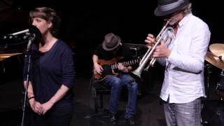 Video thumbnail of "Erik Truffaz Quartet (avec Anna Aaron) - Blue Movie (Froggy's Delight)"