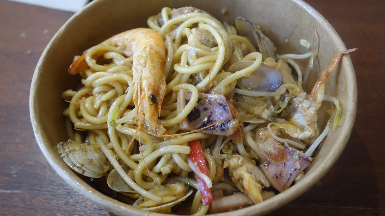 Real Chinese Street Food 😋2019 - SEAFOOD NOODLES - YouTube