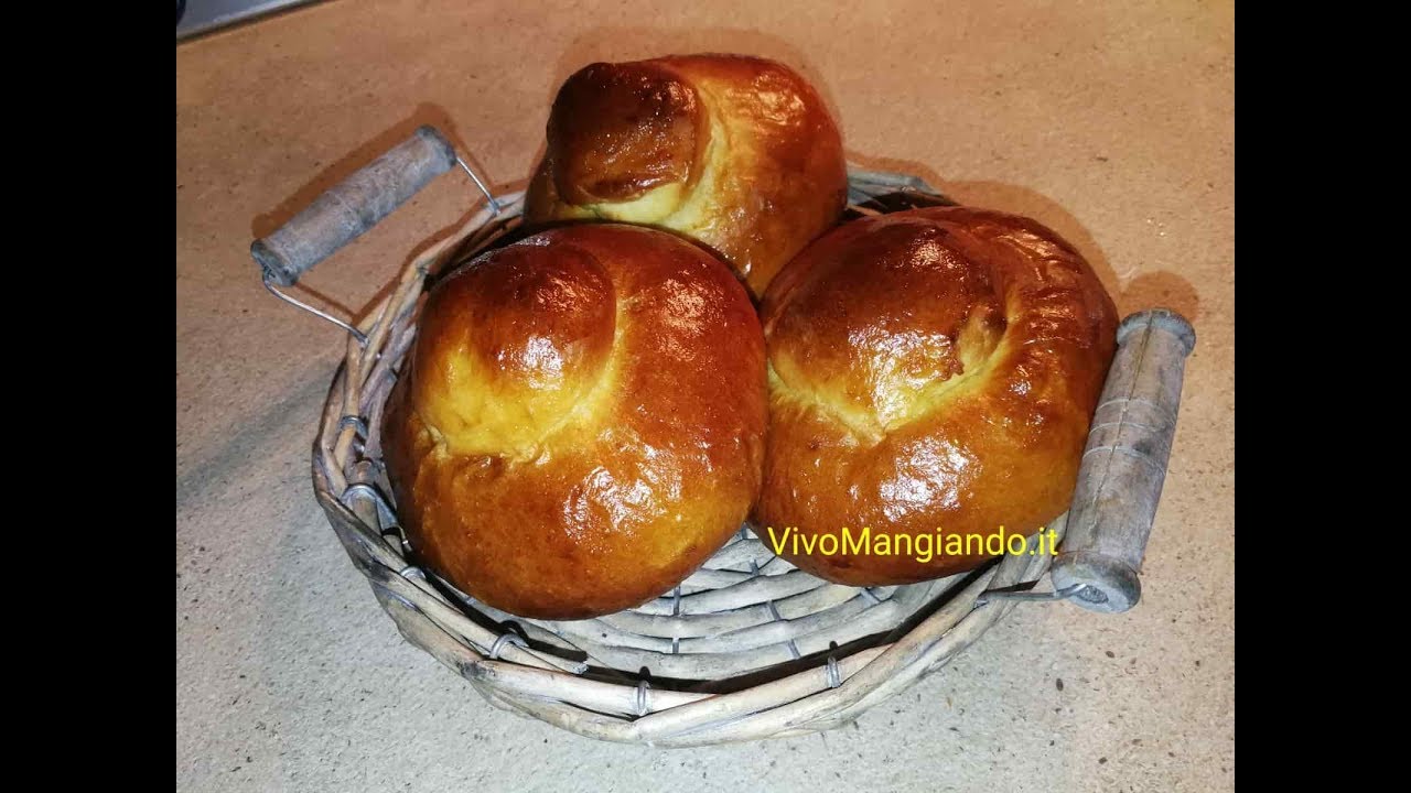 Brioches col tuppo siciliane, morbidissime
