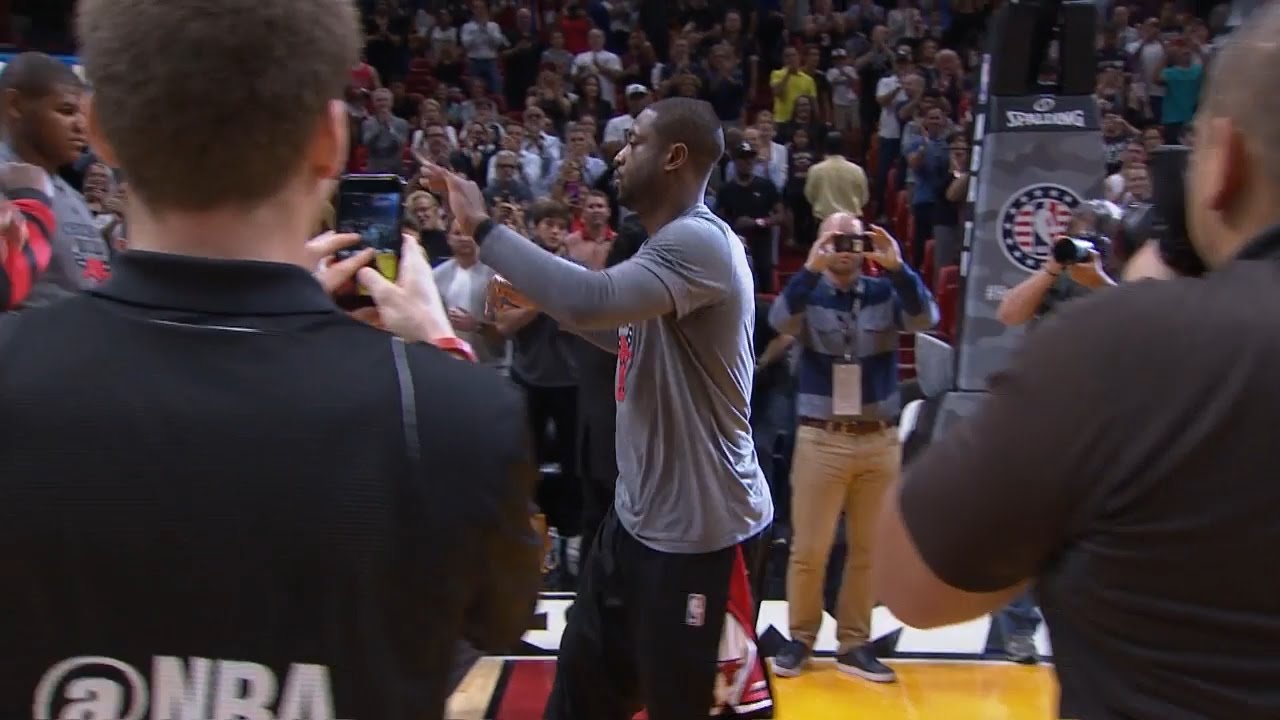 Crowd React to Dwyane Wade's Introduction | Bulls vs Heat | November 10, 2016 | 2016-17 NBA Season