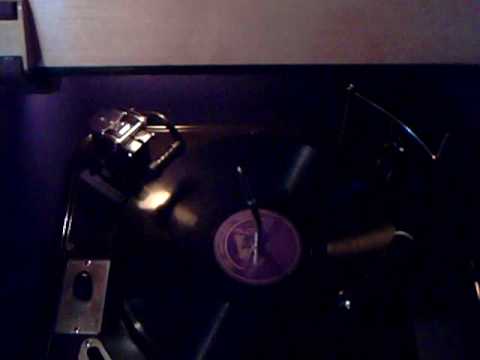 Decola Radiogram in Birds Eye Maple c1946 play JACK HYLTON & HIS ...