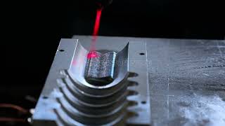 Precise additive manufacturing of molds using laser cladding technology