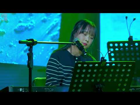 [직캠][4K 60P][HDR] 이예린 - 그냥 그런거지 [221125 작은평화의 밤 콘서트]