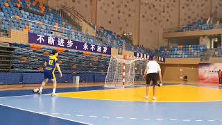 PG - Handball player vs Handball coach challenge