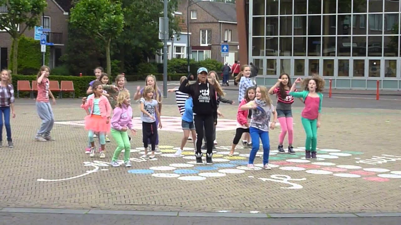 Chance4Dance Flashmob op het Louis Jansenplein in Cuijk - zaterdag 22 juni 2013