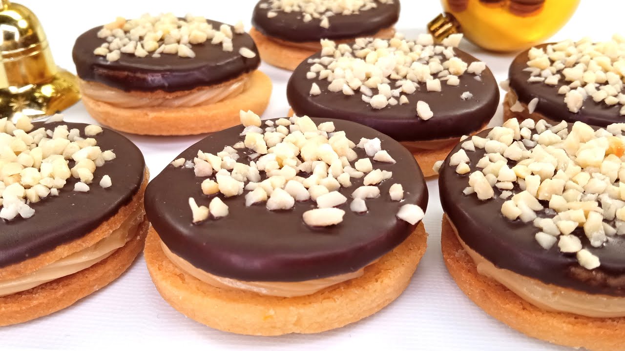 LAHODNÁ LINECKÁ KOLEČKA S KÁVOVÝM KRÉMEM SYPANÁ MANDLEMI, LAHODNÝ VÁNOČNÍ RECEPT! Lahodný TV