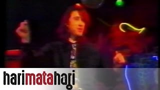 Video thumbnail of "Hari Mata Hari - Prsten i zlatni lanac - (Official Video)"