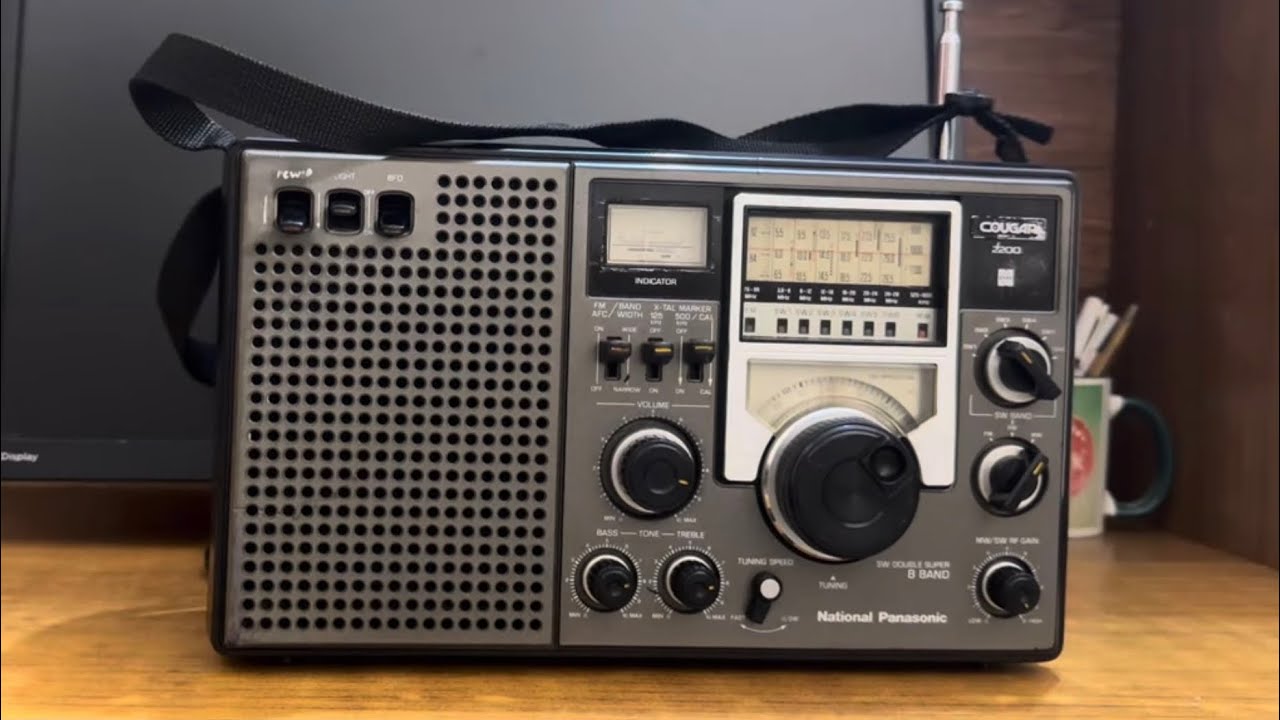 National Panasonic RF2200 Radio Review - YouTube