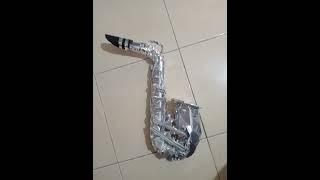 How to make a saxophone props from cardboard and snack packages
