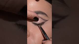 Wing Eyeliner Tutorial For Beginner♥️ #eyemakeup #makeuptutorial #makeup #makeuphacks #youtubeshorts