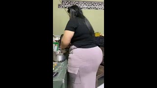 daily vlog making birthday cakes for neighbors' orders