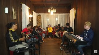 Download Lagu Worship Medley [Roh Kudus Kau Hadir Disini / Mengalirlah Kuasa Roh Kudus] - (cover) MP3