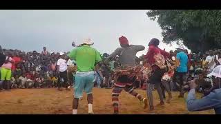 Deliciando da música da região songo em Malanje-Cambundi-Catembo.