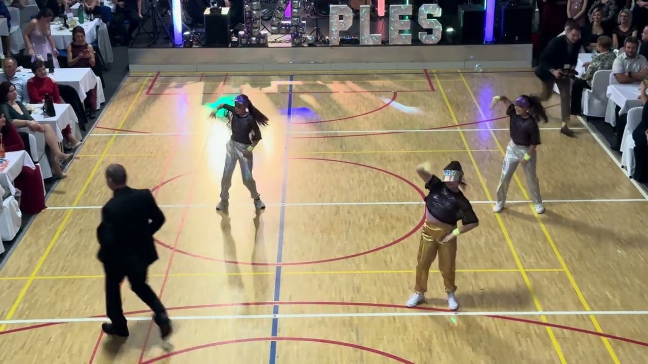 XIV. školní ples Březová - Fidorky - Holky z naší pětky