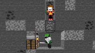 Bedrock VS Java YouTuber Manhunt!