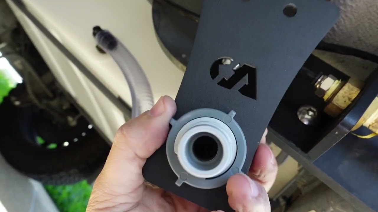 Agile Offroad 21 Gallon Water Tank Installation