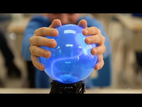 Vidéo: Boule De Cristal Magique - Vue Alternative