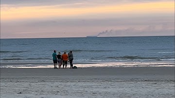 Veel bekijks voor brandende Fremantle Highway op Terschelling