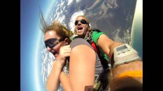 Skydive Rainbow Beach 15,000 ft Matt and Jess