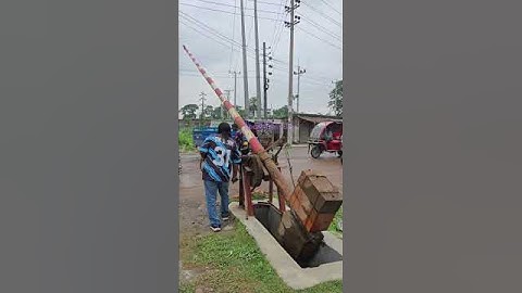 Heavy Traffic on rail crossing gate. #rail #shorts