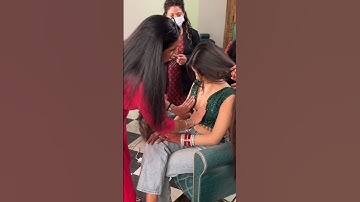 When the blouse is too loose!! Gorgeous Reception for my Stunner ❤️ #parulgargmakeup
