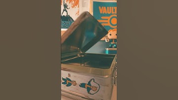 What’s Inside This Vault-Tec Custom Lunchbox? 🤔