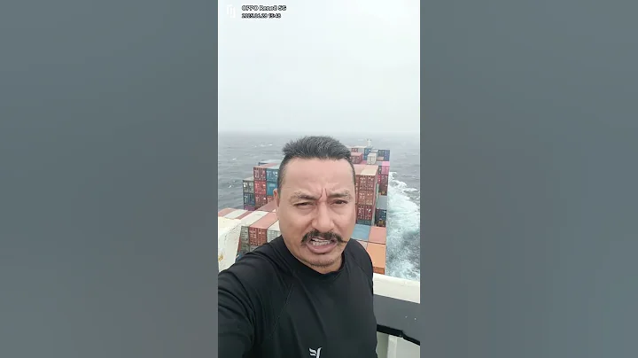 Rolling container ship #😱 YouTube channel #😱 YouTube short video #😱 Marchant Navy job #😱 king Ajay#😱